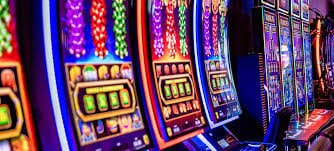 600 ph platform sections showing slots, sports, and VIP features available to Filipino players